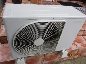 ２０１９年東芝自動お掃除１０畳用エアコン　標準工事込み６３０００円税込　本体保証１年　工事保証３年　