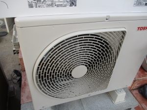 T102　２０２５年東芝自動お掃除６畳エアコン　標準工事込み５９８００円税込み　本体保障１年　工事保証３年
