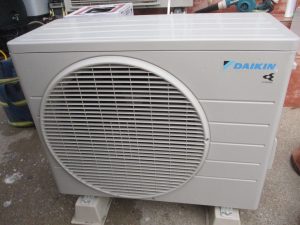 Ⅾ781 ２０２３年ダイキン１０畳エアコン標準工事込み７２０００円税込　本体保障１年　工事保証３年